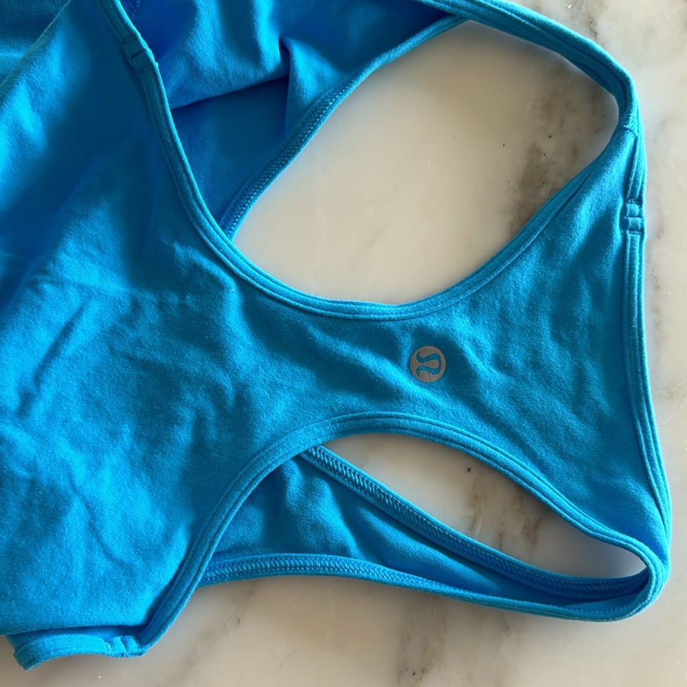 Fitted workout top